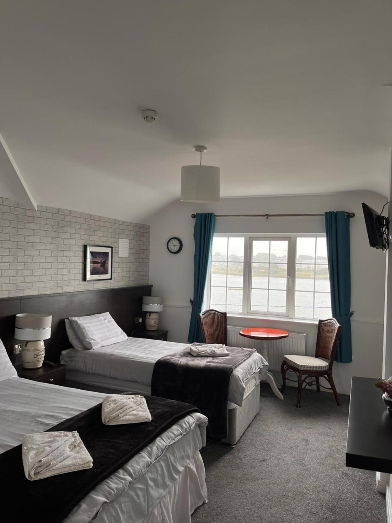 Hotel The Light House Galway Zimmer foto