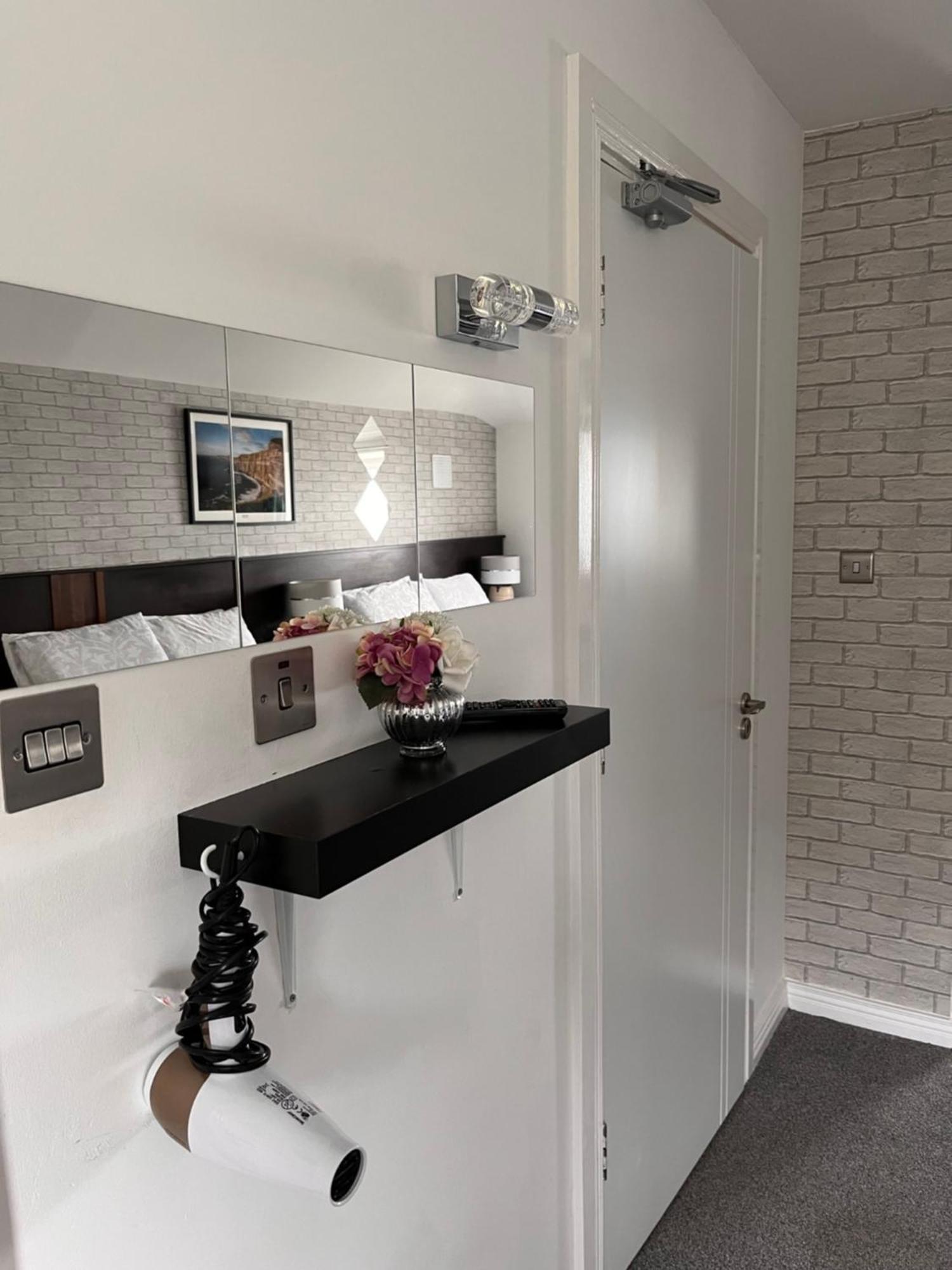 Hotel The Light House Galway Zimmer foto