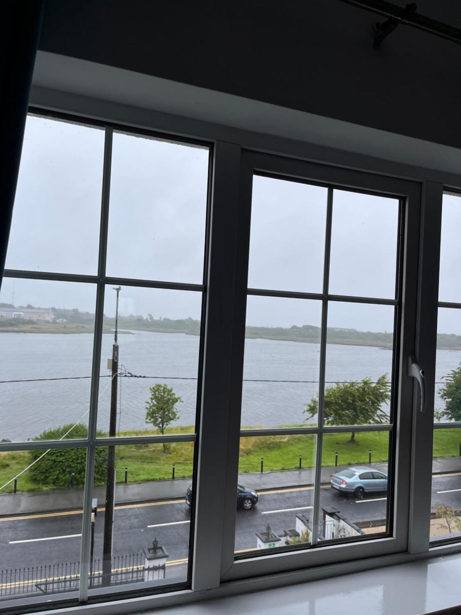 Hotel The Light House Galway Zimmer foto